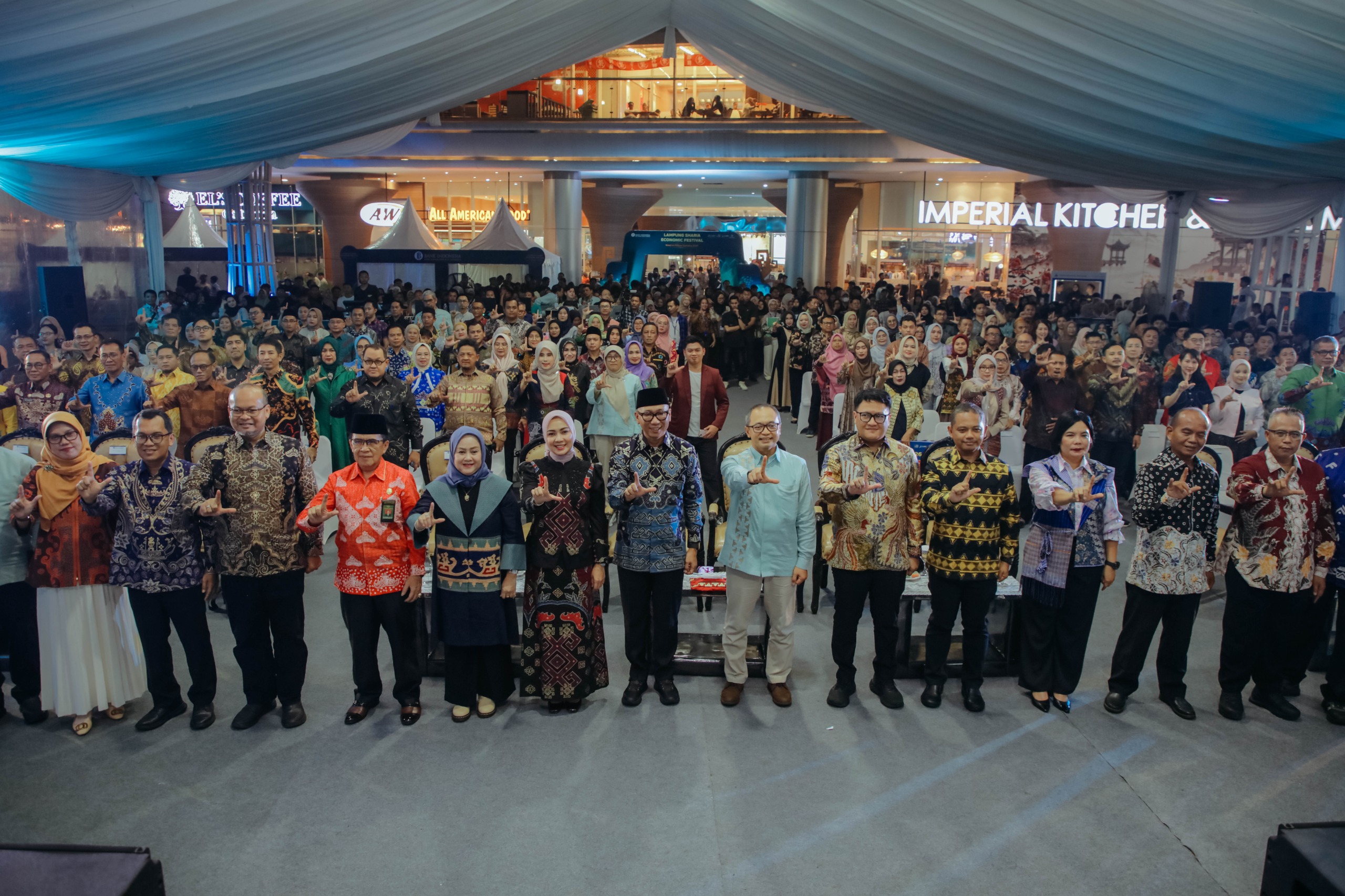 Gubernur Rahmat Mirzani Djausal Tutup Lampung Sharia Economic Festival 2026, Berhasil Libatkan 15 Lembaga Keuangan dan 9873 UMKM dengan Komitmen Pembiayaan Mencapai Rp230 Miliar